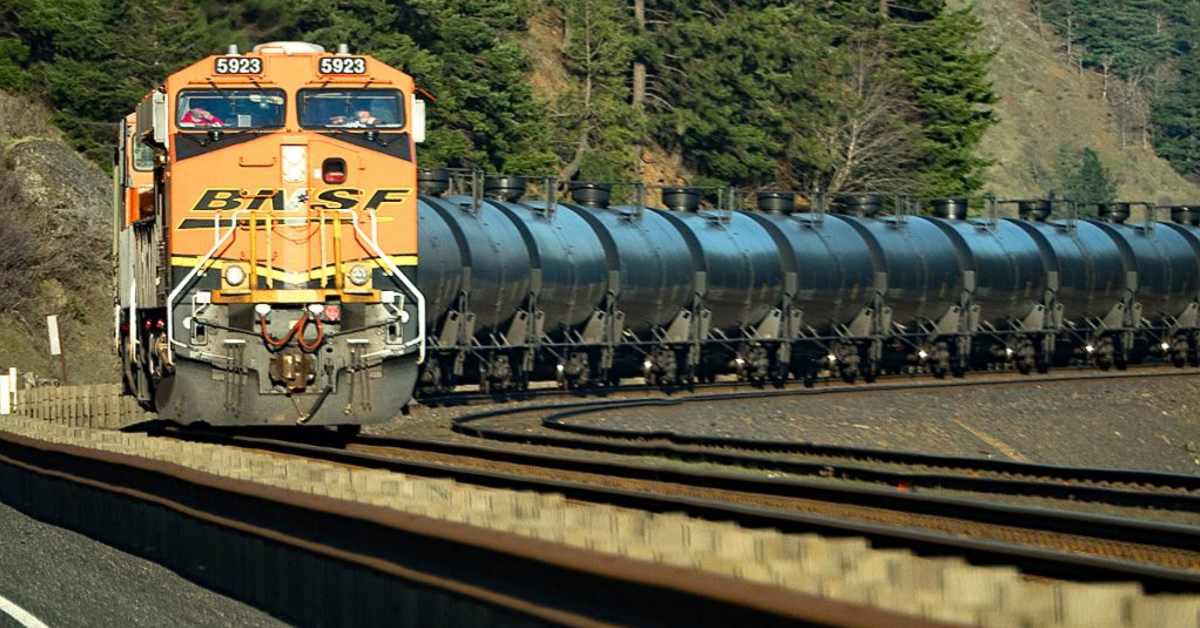 Oil trains in the Gorge: Are we ready for a spill? - ICT News