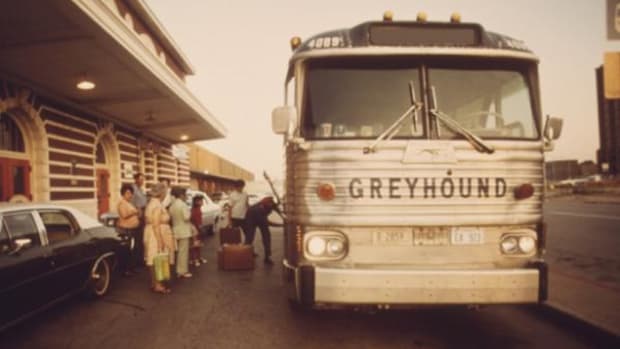 greyhound-bus-main