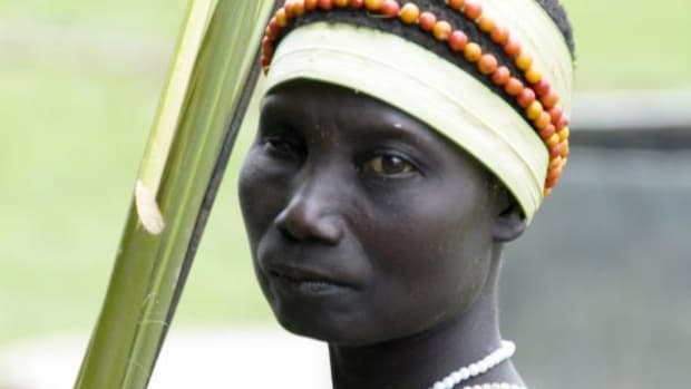 Jarawa woman returning to her forest
