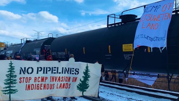 "A total of nearly 400 people have now blocked BOTH the 1st and 2nd largest rail yards in Canada, blocking US-bound CN trains. We will #shutdowncanada until the Wet’suwet’en demands for RCMP withdrawal and #noaccesswithoutconsent are respected. #WetsuwenStrong"