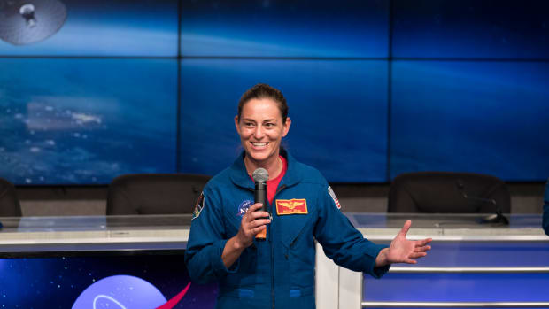 NASA astronaut Nicole Mann speaks to members of social media in the Kennedy Space Center’s Press Site auditorium on August 17, 2017. (Photo by Kim Shiflett, NASA)