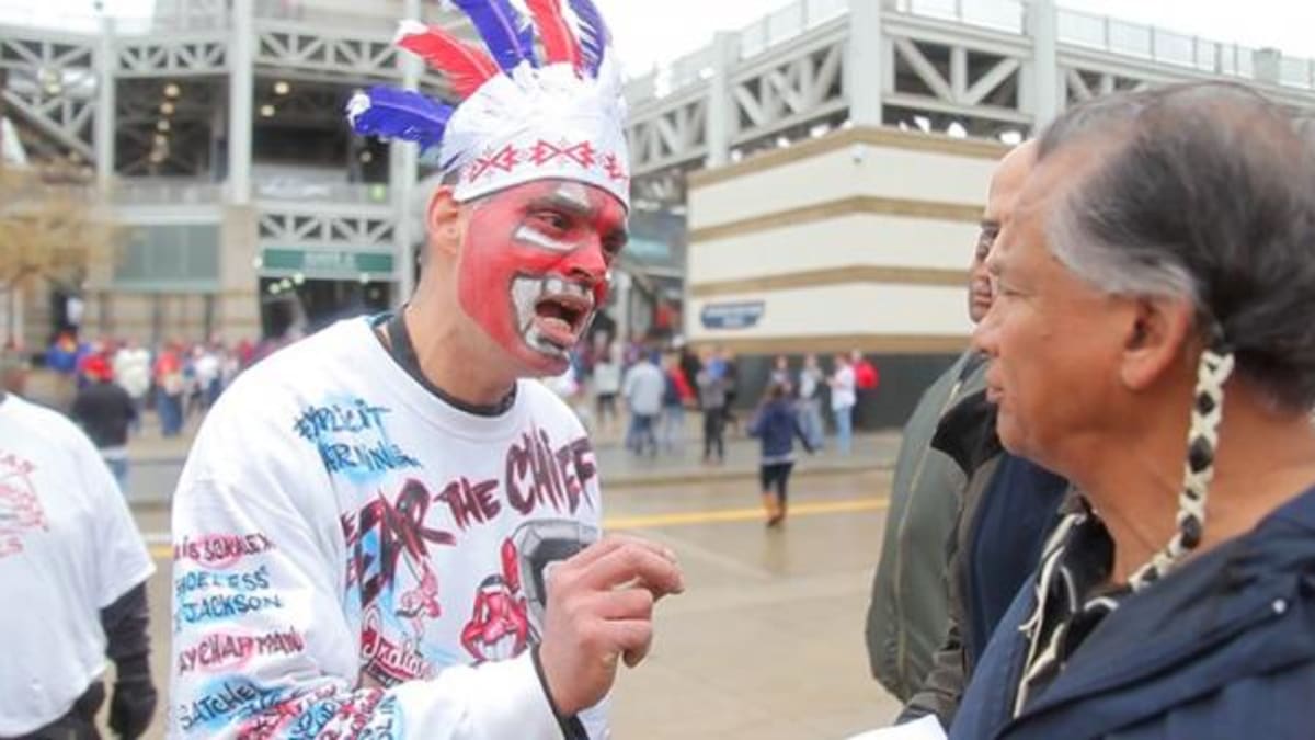 Chief Wahoo fan apologizes to Native American 