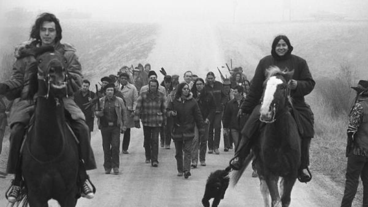 armed-native-americans-seize-wounded-knee-south-dakota-to-protest