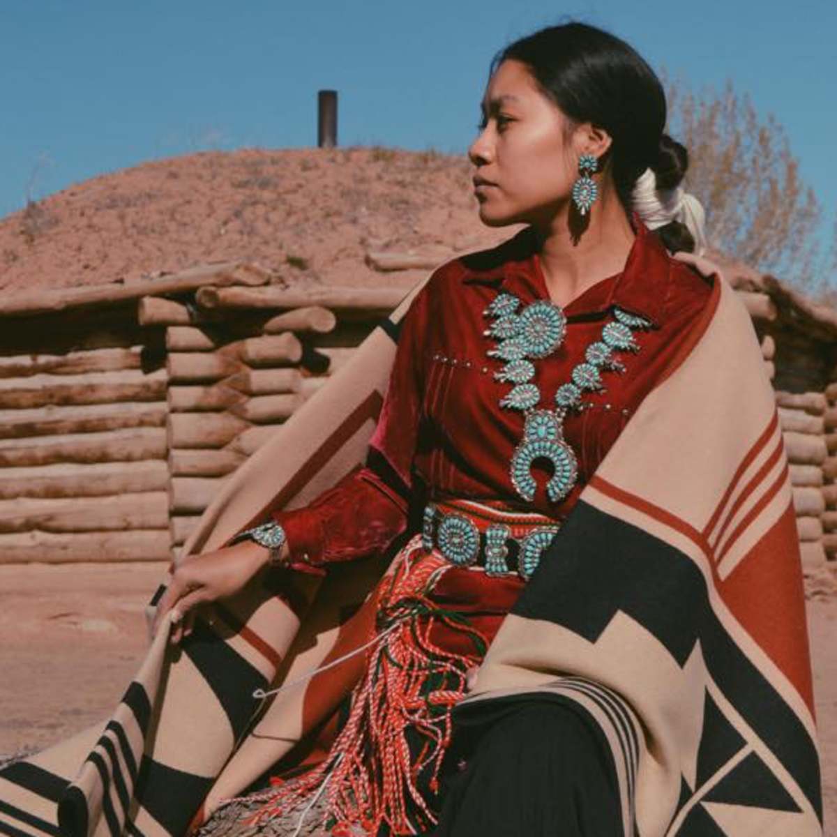 Pendleton Introduces 2017 American Indian College Fund Blanket