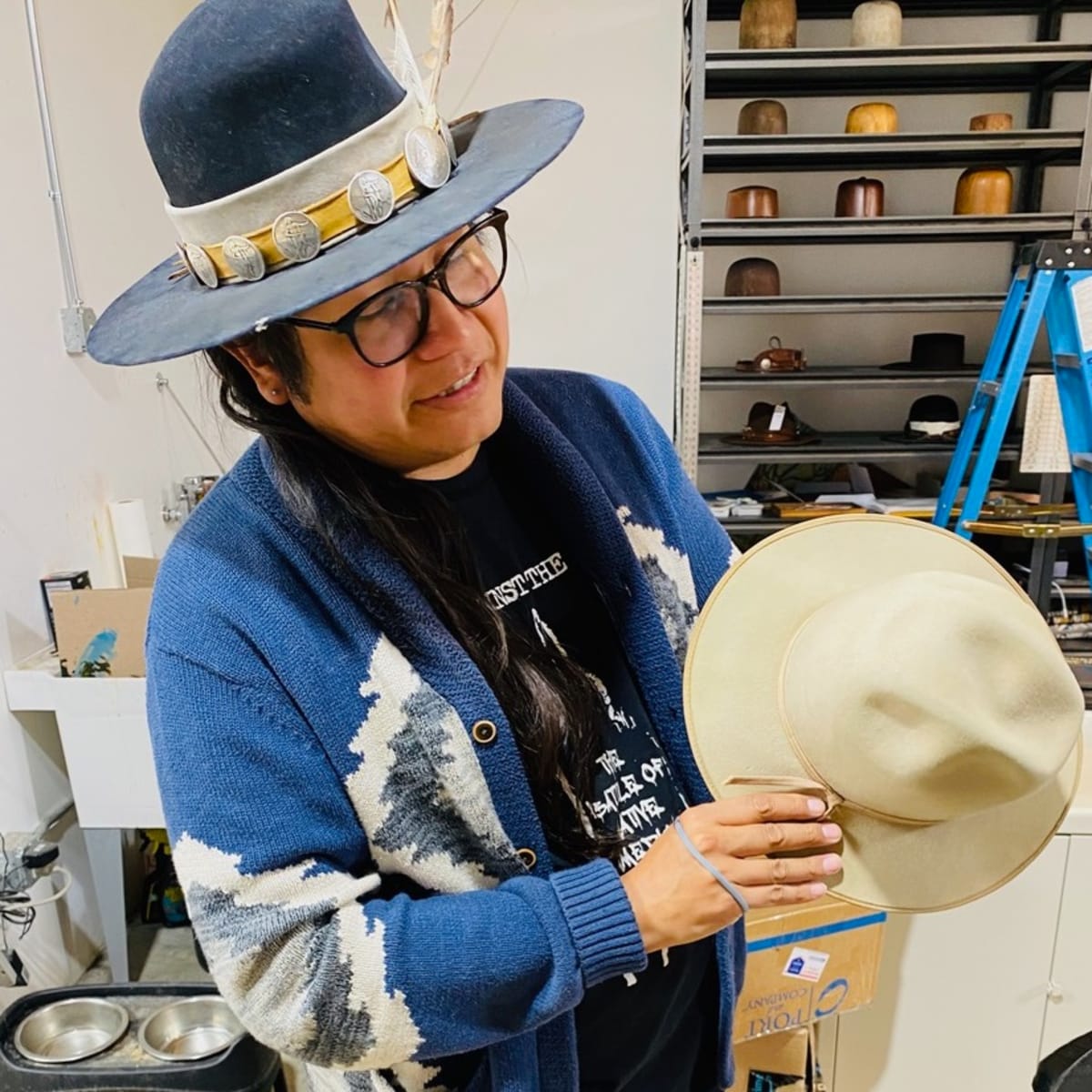 Native american hat shop