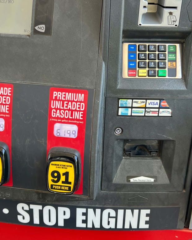 Gas in south Phoenix was $5.69 a gallon on June 21, 2022. (Photo by Dalton Walker, ICT)