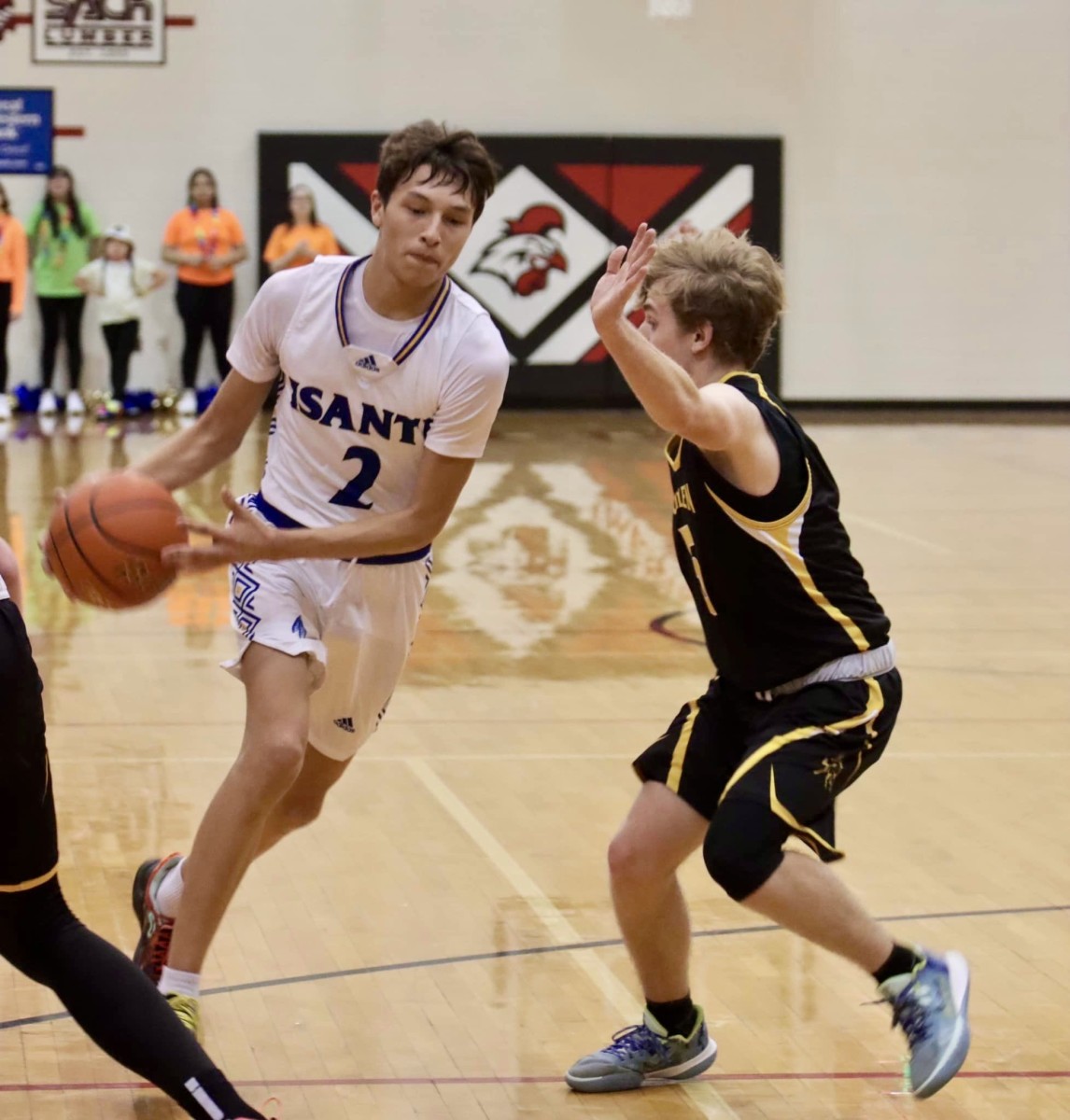 Isanti Ozuyapi Makes Prep Basketball History - Ict News