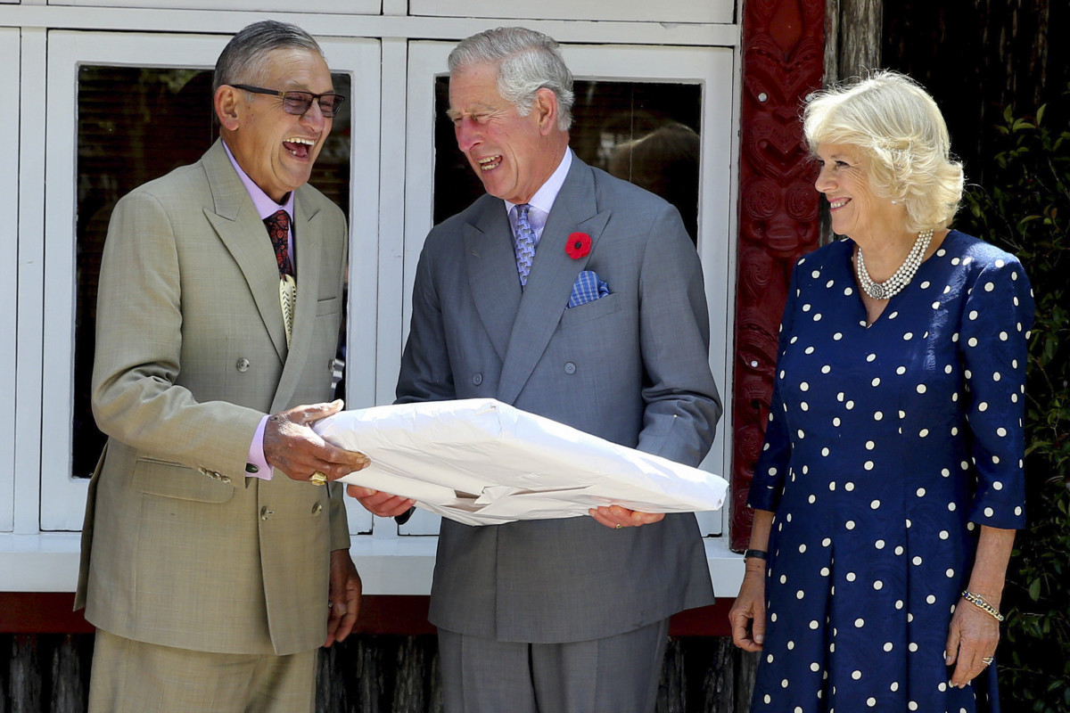 A Māori king who urged racial unity is laid to rest, a new queen rises ...