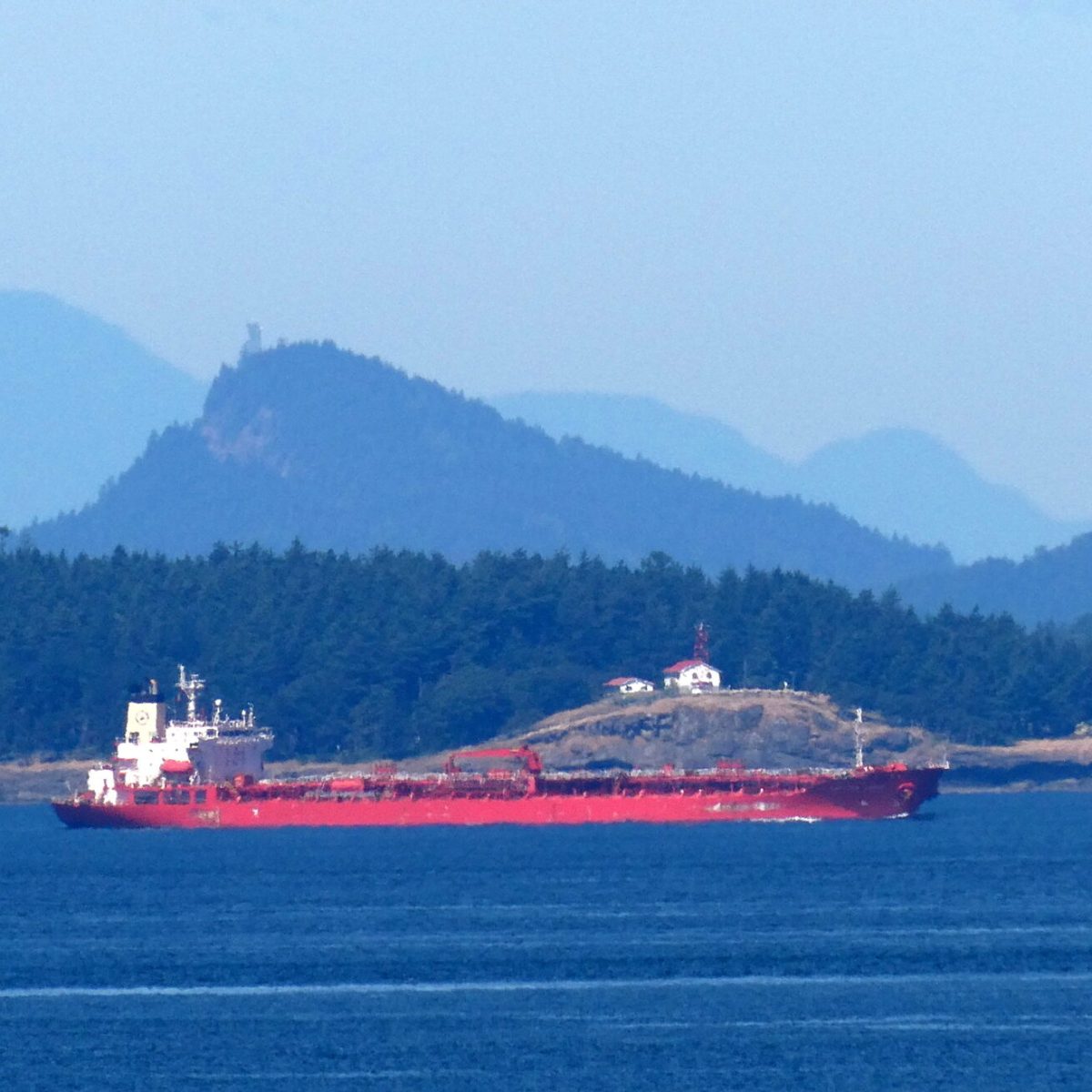 Washington state governor ‘disappointed’ Canada is fast-tracking new oil pipeline to B.C.